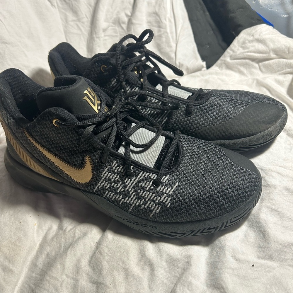 Kyrie Irving Flytrap Metallic Gold - image 1